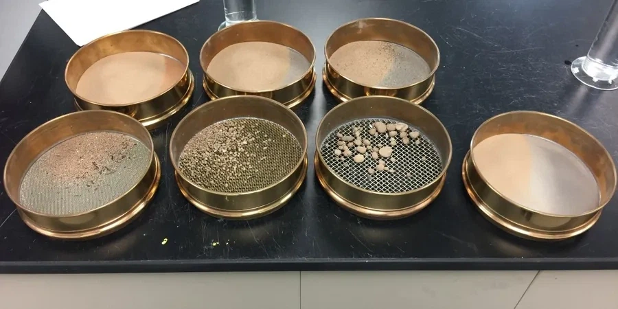 Analyse Granulométrique (Tamisage + Hydromètre) à Bourges