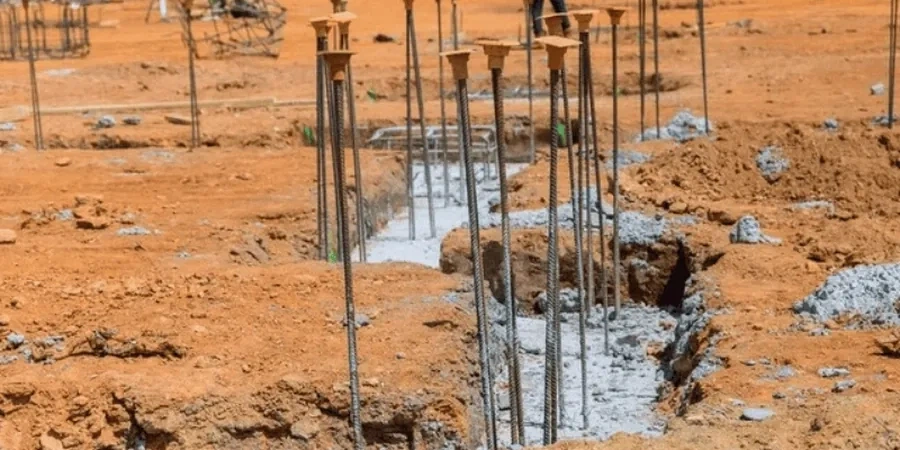 Conception de fondations sur pieux à Bourges : expertise géotechnique en terrains complexes